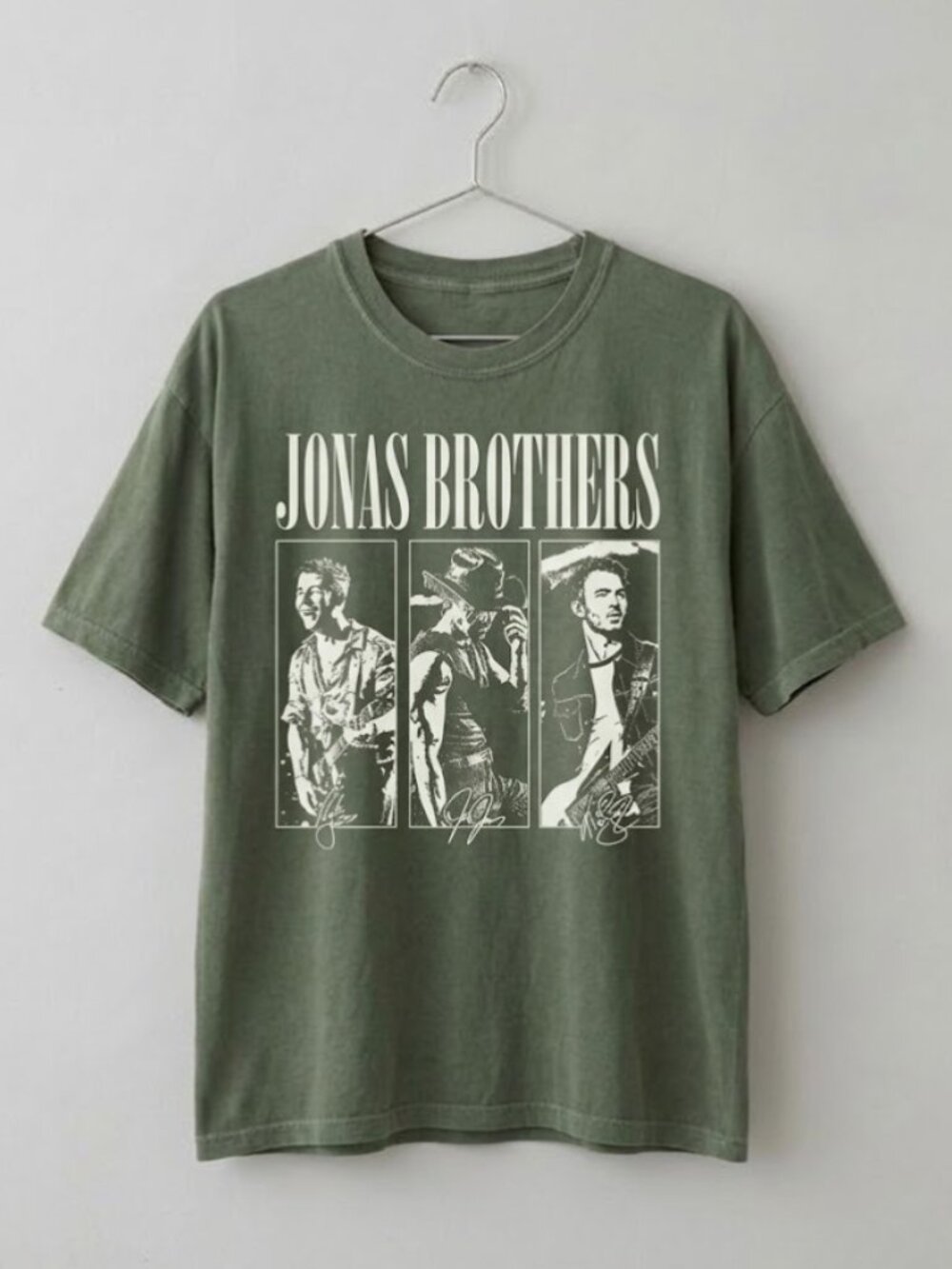 Jonas Brothers Band Graphic T-Shirt, Militarygreen Vintage Style Tee
